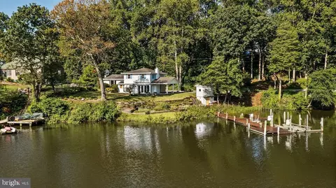 1071 Trails End Rd, Pasadena, MD 21122