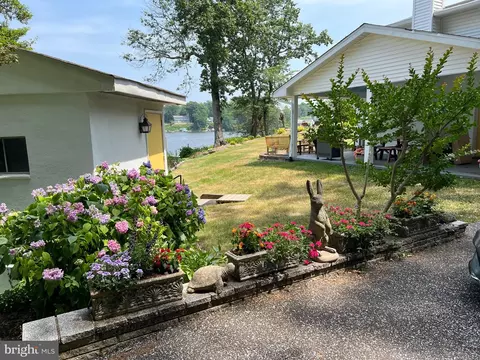1071 Trails End Rd, Pasadena, MD 21122 photo 6