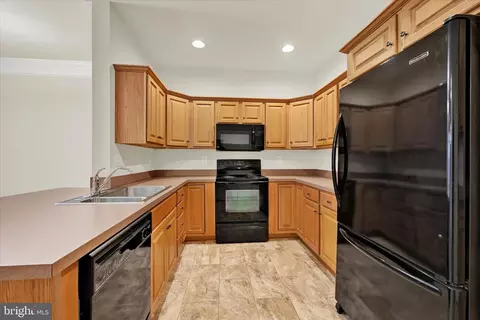 Kitchen - 163 Jacobia Dr #K-1, Pasadena, MD 21122 photo 3 of 4
