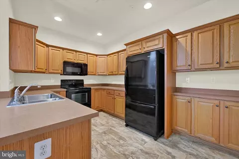 Kitchen - 163 Jacobia Dr #K-1, Pasadena, MD 21122 photo 2 of 4
