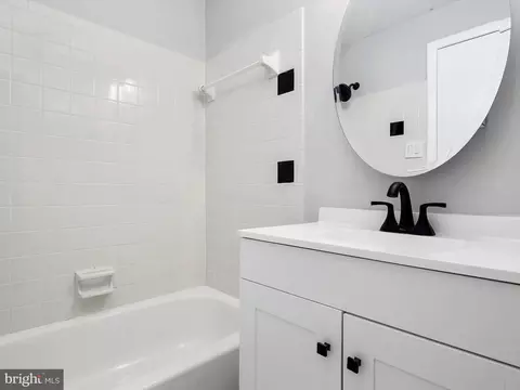 Bath - 8655 Scorton Harbour, Pasadena, MD 21122 photo 3 of 5