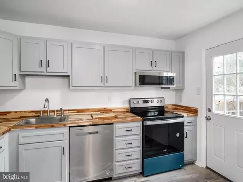 Exterior - 8655 Scorton Harbour, Pasadena, MD 21122 photo 5 of 11