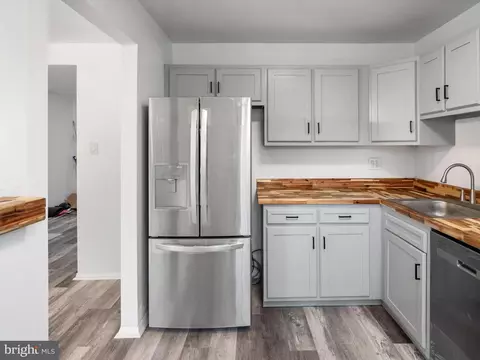 Kitchen - 8655 Scorton Harbour, Pasadena, MD 21122 photo 2 of 3