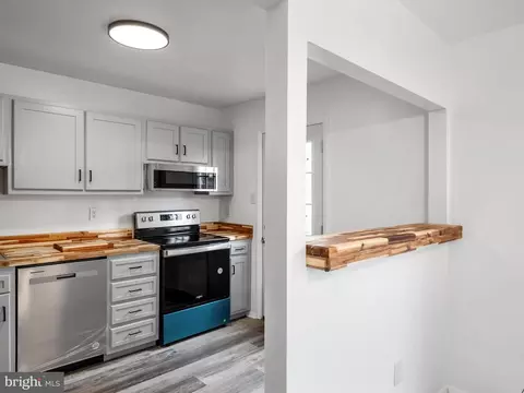 Kitchen - 8655 Scorton Harbour, Pasadena, MD 21122 photo 3 of 3