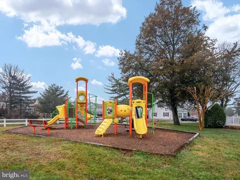 View/Area - 8655 Scorton Harbour, Pasadena, MD 21122 photo 2 of 5