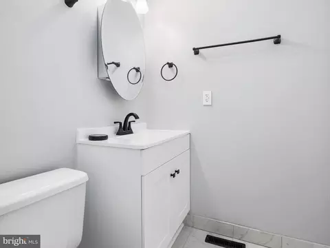Bath - 8655 Scorton Harbour, Pasadena, MD 21122 photo 2 of 5