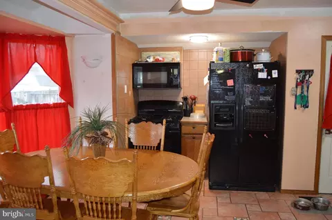 13 Penny Ln, Pasadena, MD 21122 photo 8