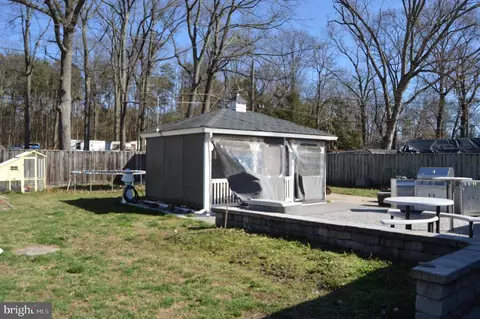 13 Penny Ln, Pasadena, MD 21122 photo 2