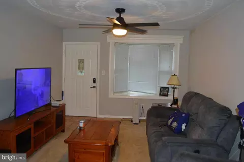 13 Penny Ln, Pasadena, MD 21122 photo 5