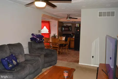 13 Penny Ln, Pasadena, MD 21122 photo 4