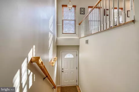 2637 Streamview Dr, Odenton, MD 21113 photo 4