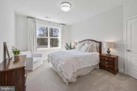 Bedroom - 3941 W Shore Dr, Edgewater, MD 21037 photo 3 of 4