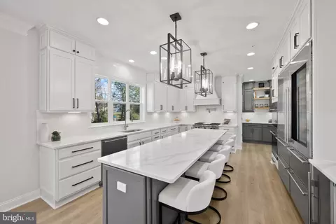 Kitchen - 3941 W Shore Dr, Edgewater, MD 21037 photo 1 of 2