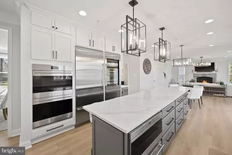 Kitchen - 3941 W Shore Dr, Edgewater, MD 21037 photo 2 of 2