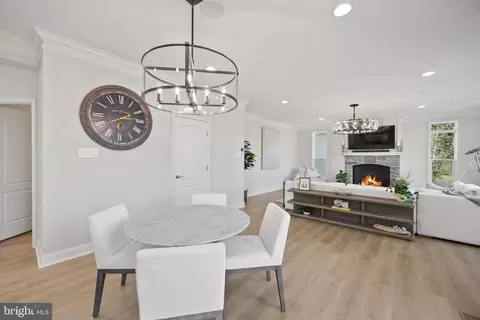Dining - 3941 W Shore Dr, Edgewater, MD 21037 photo 3 of 4