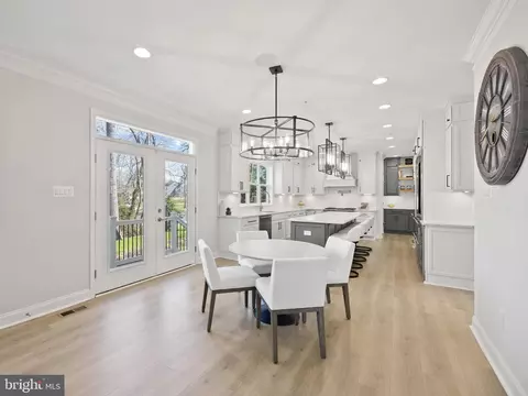 Dining - 3941 W Shore Dr, Edgewater, MD 21037 photo 4 of 4