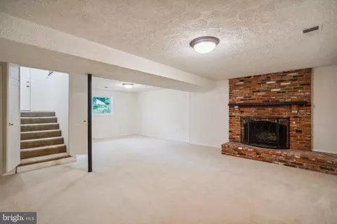Living - 2180 Glenfield Rd, Annapolis, MD 21401 photo 3 of 3