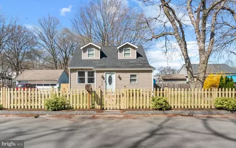 1906 Ridgeville Rd, Edgewater, MD 21037
