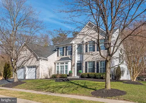 5 Woodbent Dr, Severna Park, MD 21146