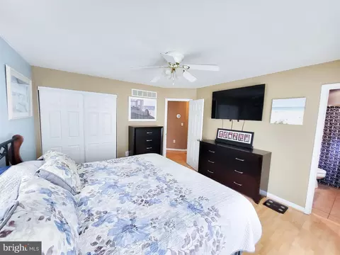 Bedroom - 708 Tyler Point Rd, Deale, MD 20751 photo 1 of 4