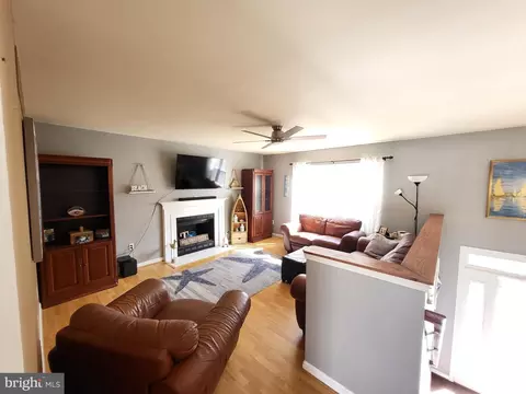 Living - 708 Tyler Point Rd, Deale, MD 20751 photo 1 of 1