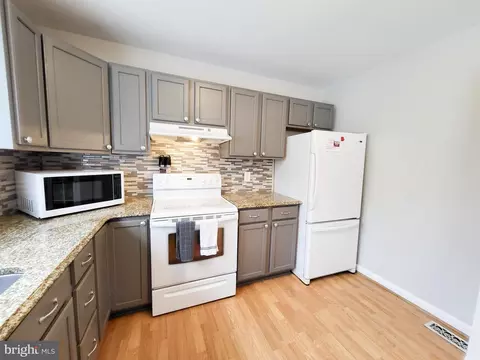 Kitchen - 708 Tyler Point Rd, Deale, MD 20751 photo 4 of 5