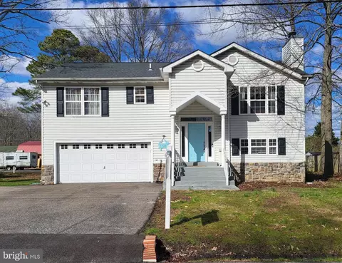 708 Tyler Point Rd, Deale, MD 20751