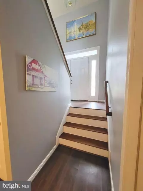 Entry Way - 708 Tyler Point Rd, Deale, MD 20751 photo 4 of 5