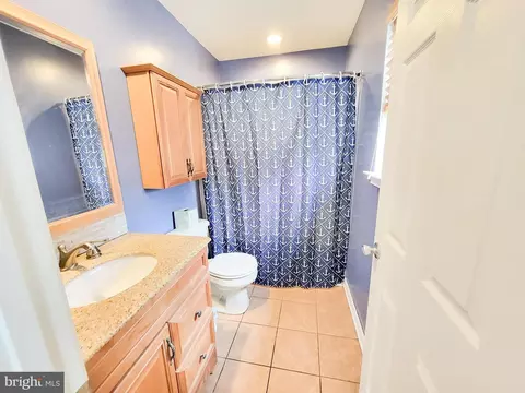 Bath - 708 Tyler Point Rd, Deale, MD 20751 photo 2 of 2