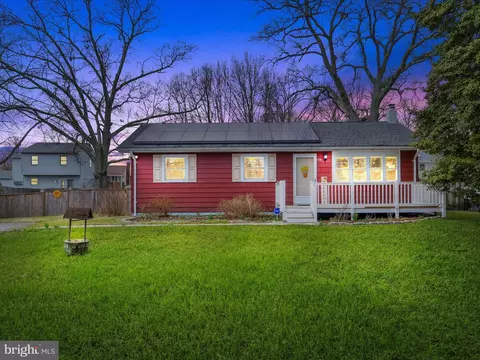 156 Maryland Ave, Pasadena, MD 21122