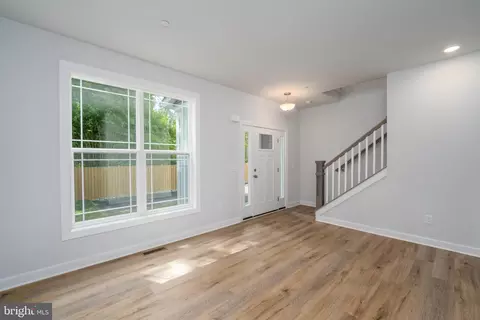 Entry Way - 216 Drum Ave S, Pasadena, MD 21122 photo 1 of 2