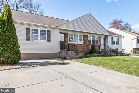 Exterior - 867 Turf Valley Dr, Pasadena, MD 21122 photo 2 of 4