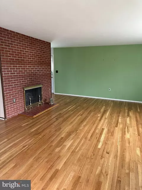 341 Park Hall S, Laurel, MD 20724 photo 2