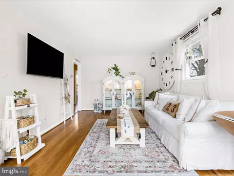 Living - 219 Glen Rd, Pasadena, MD 21122 photo 2 of 10