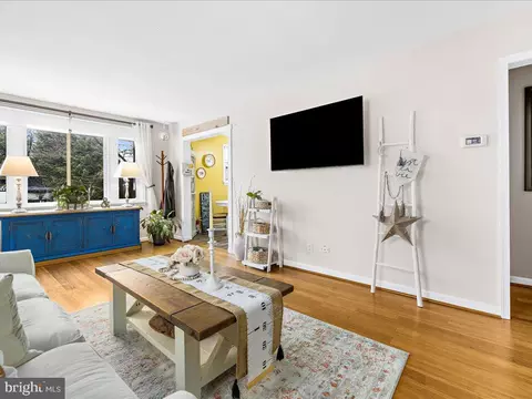 Living - 219 Glen Rd, Pasadena, MD 21122 photo 7 of 10