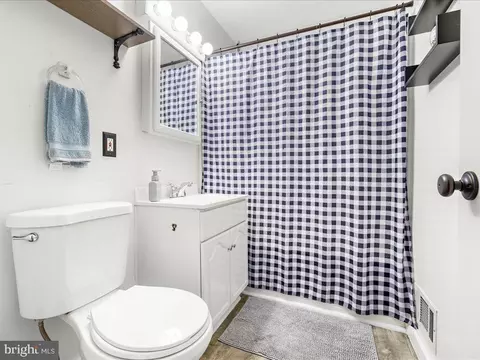 Bath - 219 Glen Rd, Pasadena, MD 21122 photo 1 of 1