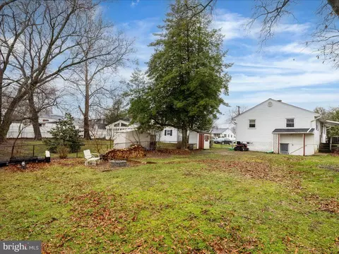 Exterior - 219 Glen Rd, Pasadena, MD 21122 photo 5 of 11