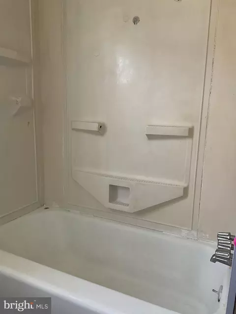 Bath - 215 Mulberry Ave, Pasadena, MD 21122 photo 2 of 2