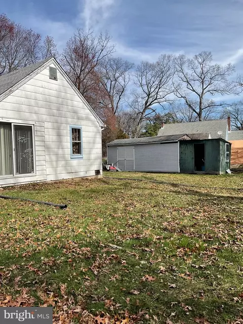 Exterior - 215 Mulberry Ave, Pasadena, MD 21122 photo 2 of 5