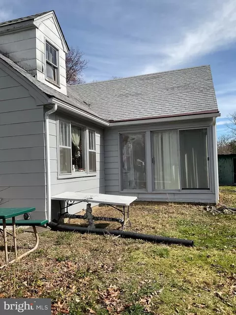 215 Mulberry Ave, Pasadena, MD 21122