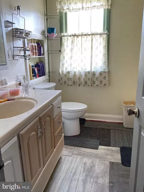 Bath - 215 Mulberry Ave, Pasadena, MD 21122 photo 1 of 2
