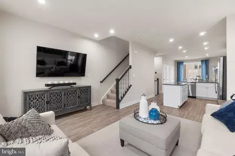 Living - 6023 Workers Dr, Brooklyn, MD 21225 photo 2 of 4