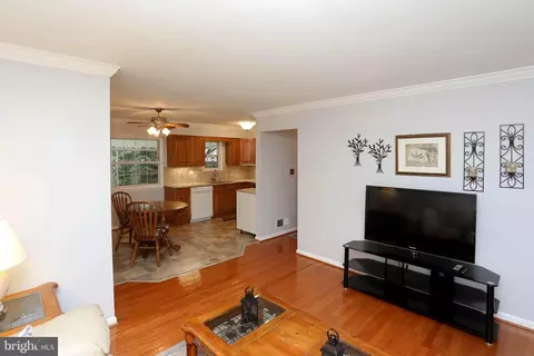Living - 55 Nicholson Dr, Pasadena, MD 21122 photo 2 of 5