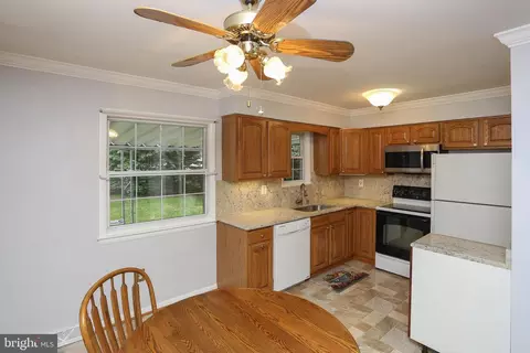 Kitchen - 55 Nicholson Dr, Pasadena, MD 21122 photo 2 of 2