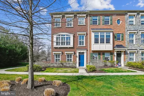 122 Vanguard Ln, Annapolis, MD 21401