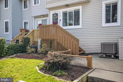 2208 Notely Ln, Crofton, MD 21114