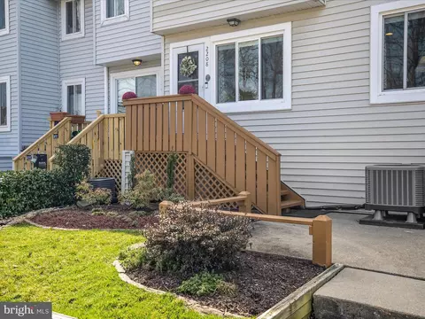 Exterior - 2208 Notely Ln, Crofton, MD 21114 photo 5 of 12