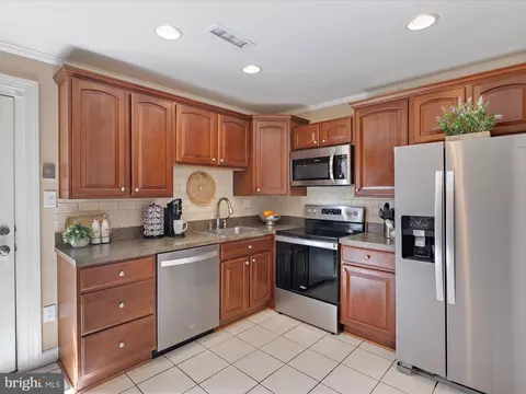 Kitchen - 2208 Notely Ln, Crofton, MD 21114 photo 4 of 6