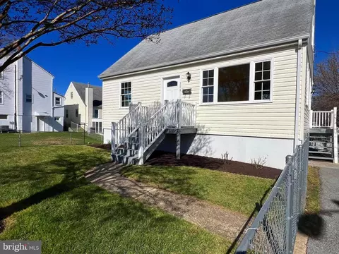 300 Southerly Dr, Brooklyn, MD 21225