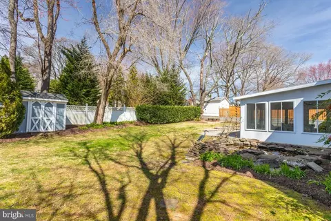 Exterior - 11 Williams Dr, Annapolis, MD 21401 photo 8 of 13